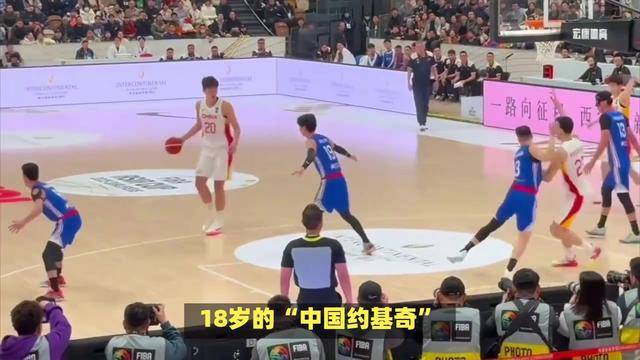 莱万多夫斯基重返赛场，大比分获胜首场状态出色，快船观众沸腾！(莱万多夫斯基5球集锦)APP下载