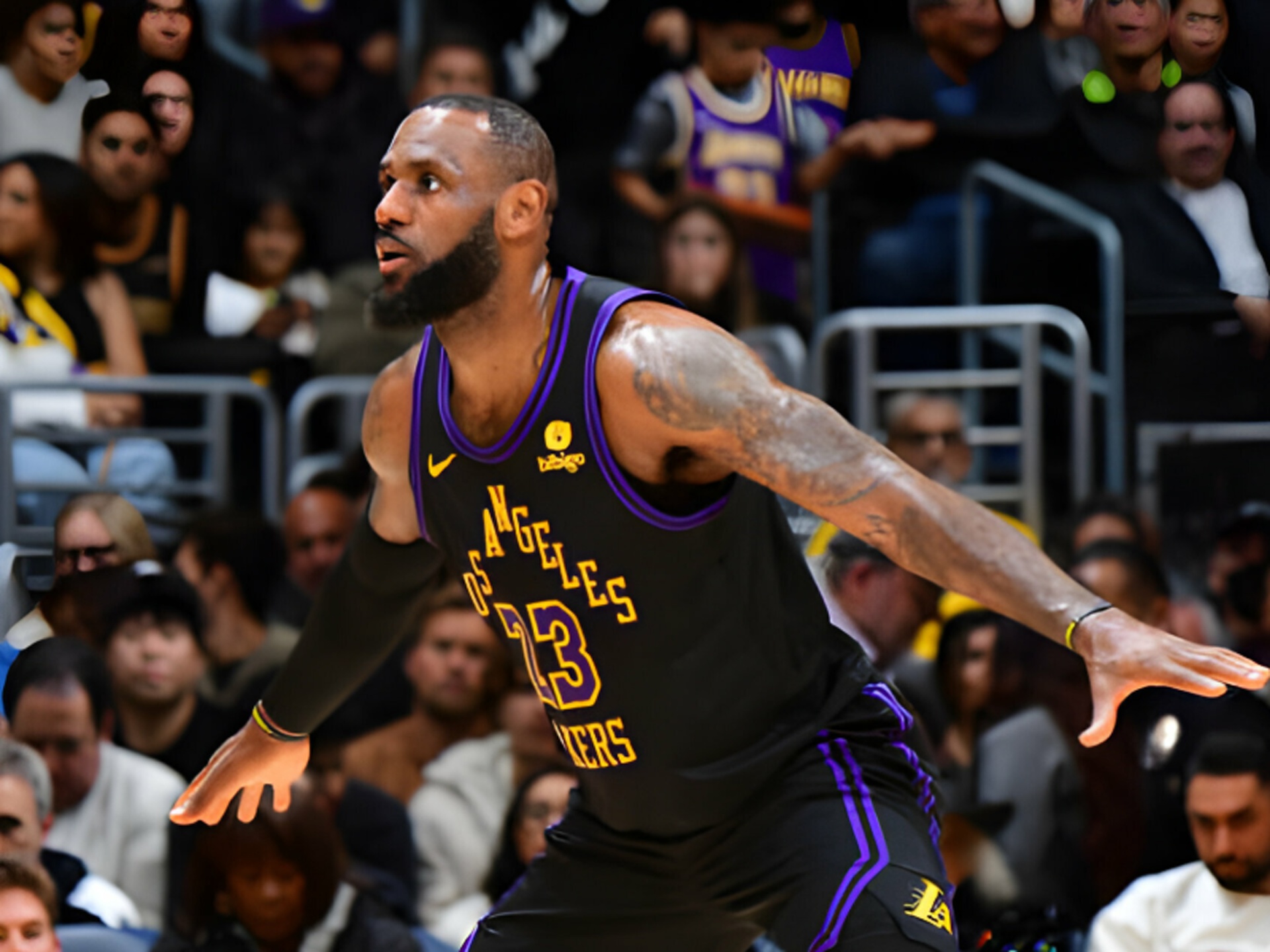 包含詹姆斯在G2比赛中大比分领先转折点利物浦复出首秀，冲刺阶段纽约尼克斯备战CBA季后赛看傻球迷的词条